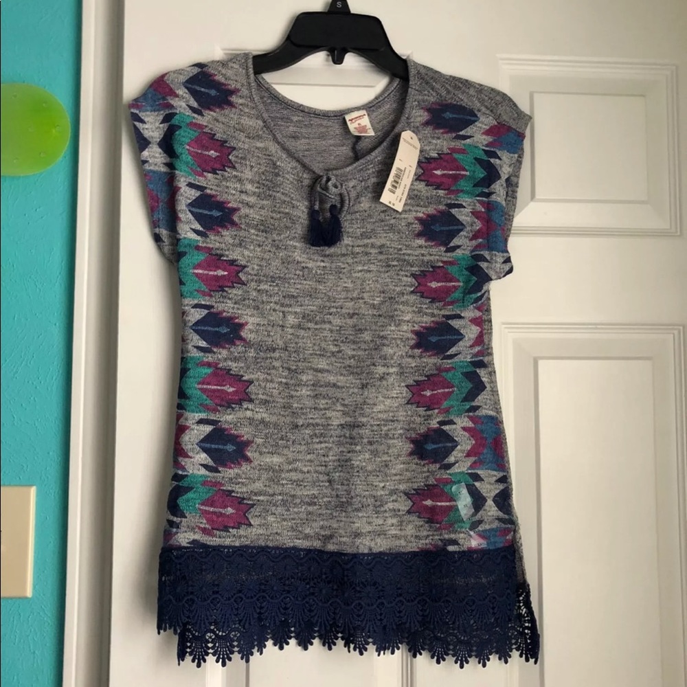 T- shirt/ tank